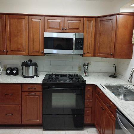 The Kind House Hosting, Low Monthly Rates, Traveling Nurses, Fletc, & Travelers! Brunswick Exteriör bild